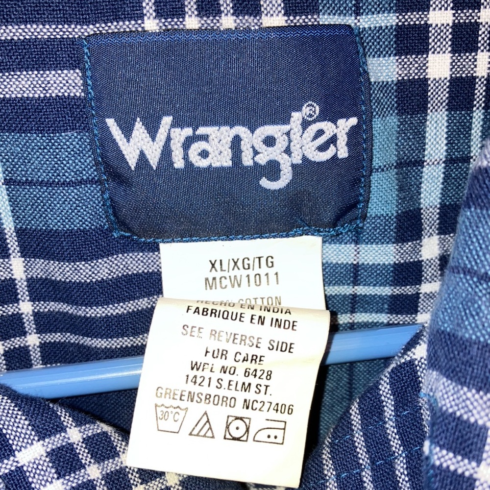 Wrangler Button Up Button Down - Picture 2 of 2